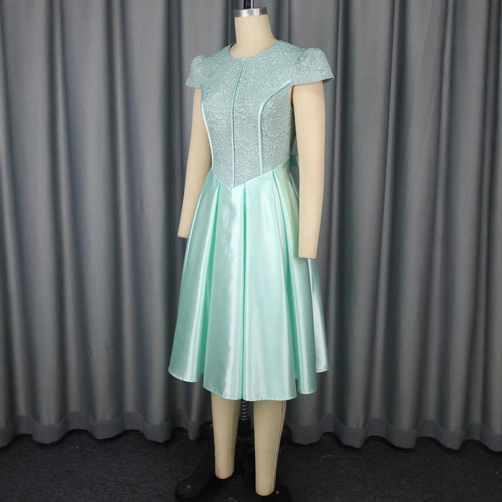 Damen A-Linien Kleid mit elegantem Spitzenoberteil und schimmerndem Rock Drune