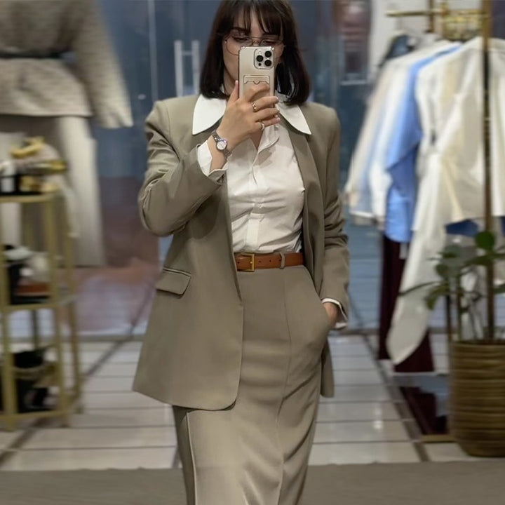 Damen eleganter Business-Anzug mit tailliertem Blazer und figurbetonter Skirt Drune