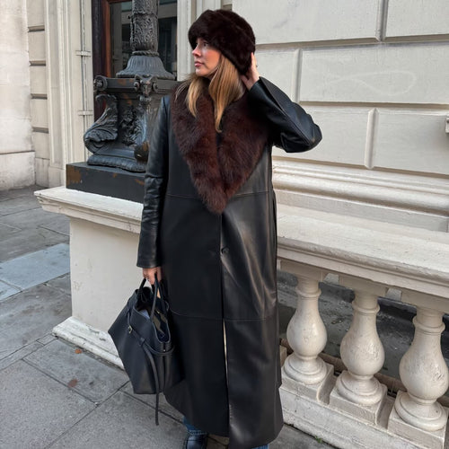 Damen Langer Ledermantel mit abnehmbarem Fellkragen und minimalistischer Silhouette Drune
