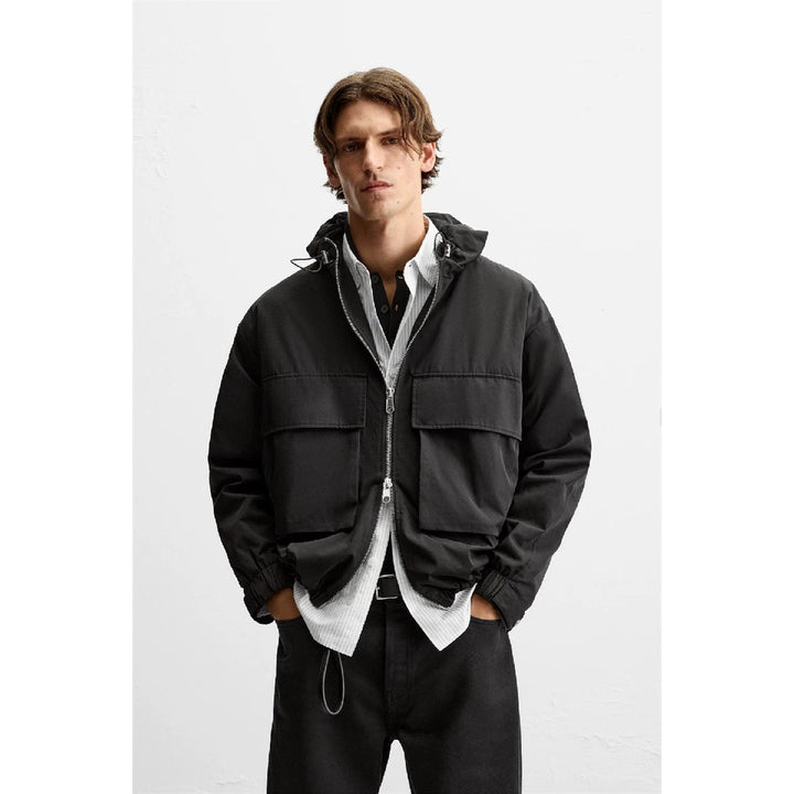 Herren Kurz geschnittene Kapuzen‑Blousonjacke mit aufgesetzten Pattentaschen und Zwei‑Wege‑Reißverschluss Drune