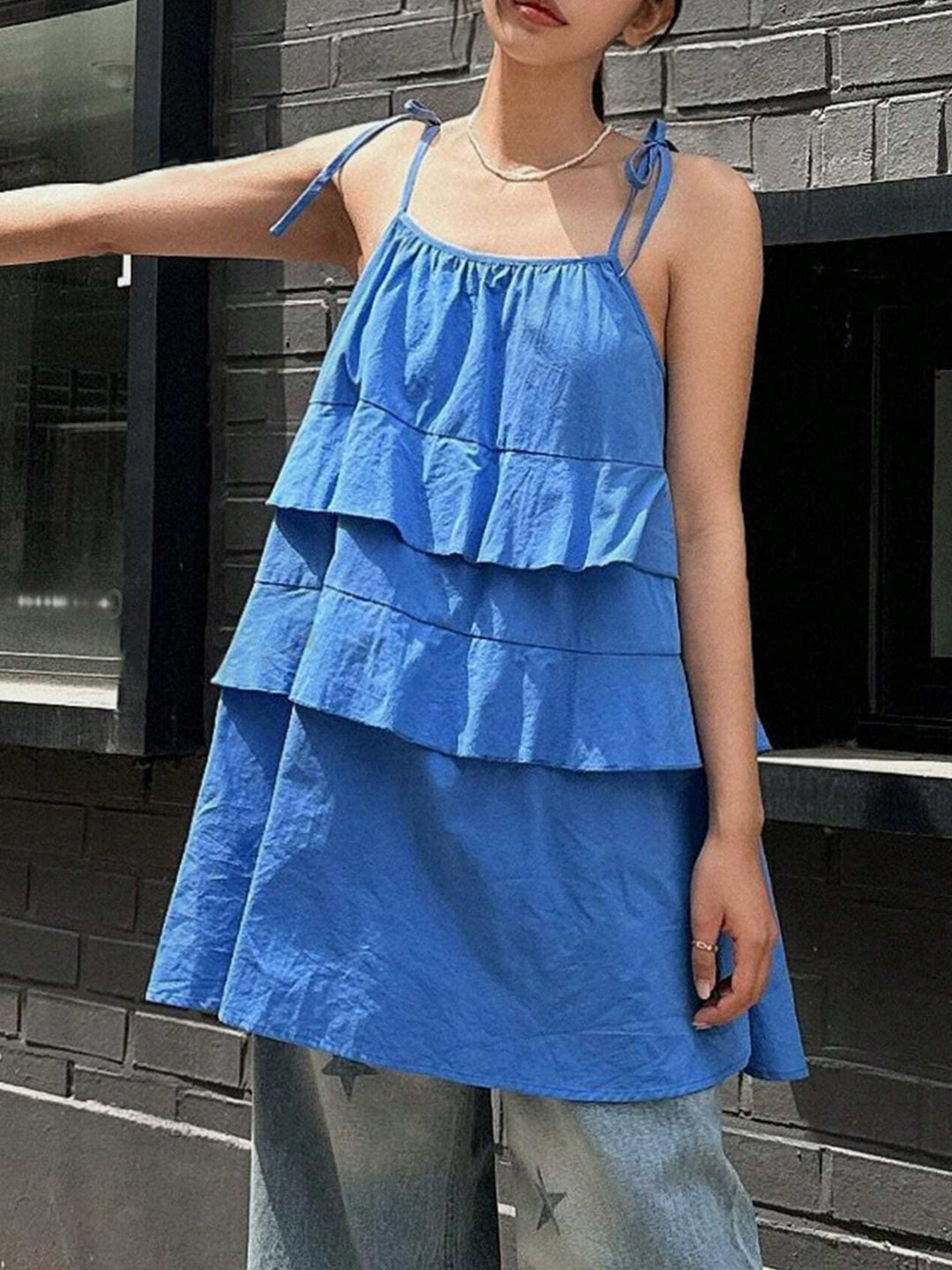 Damen luftiges Schwingkleid mit mehrlagigem Design und verstellbaren Trägern Drune