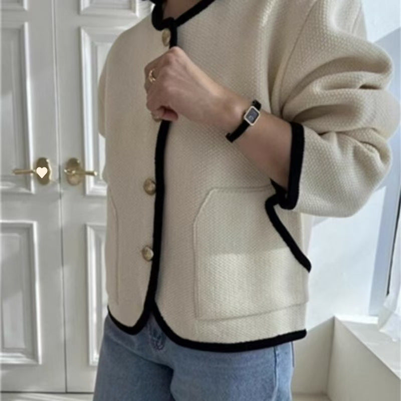 Damen Cardigan mit dekorativen Knöpfen und farblich abgesetztem Kragen Drune