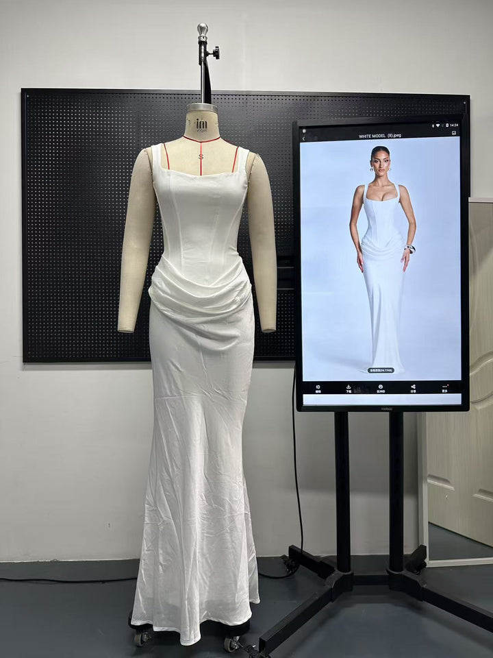 Damen Fließendes Maxi-Kleid mit asymmetrischem Schnitt und raffiniertem Drapé Drune