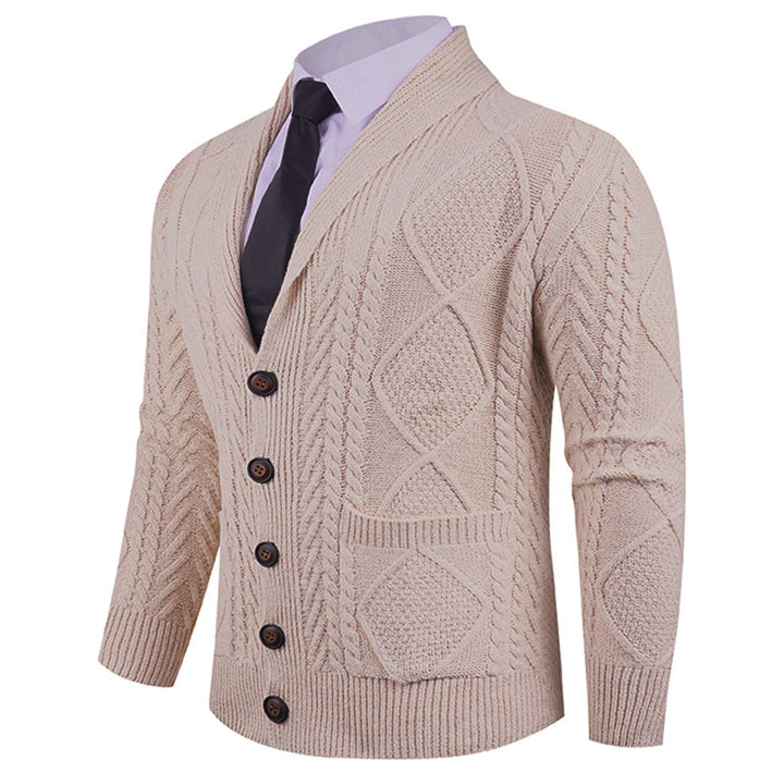 Herren nan Strickcardigan mit Schalkragen, Zopfmuster, aufgesetzten Taschen und Knopfleiste Drune