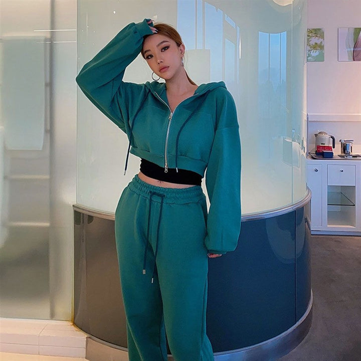 Damen sportliches Freizeit-Set mit cropped Kapuzenjacke und Jogginghose Drune