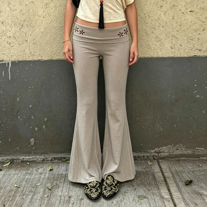 Damen nan Yogahose Flared mit Umschlagbund, komfortable Bootcut-Passform und Laser-Cut Blütendetail Drune
