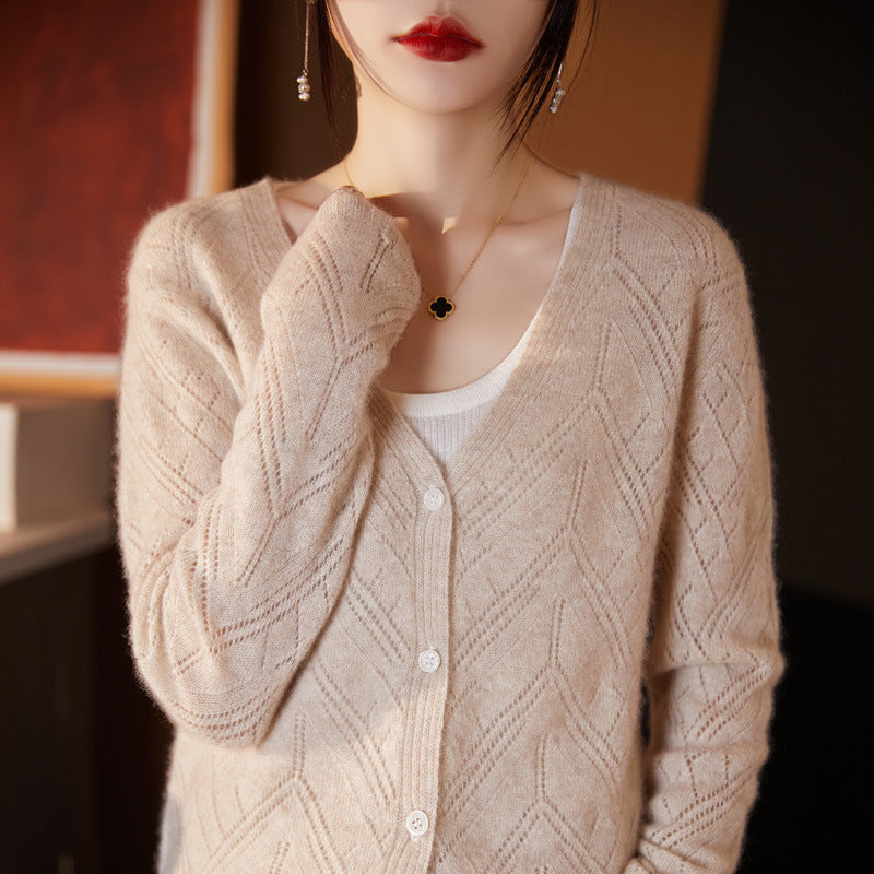 Damen Leichter Ajourcardigan mit geometrischer Lochstruktur und kastiger Kurzform Drune