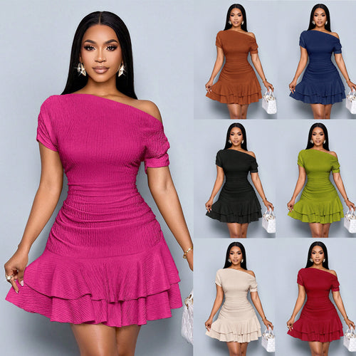 Damen Figurbetontes gerafftes schulterfreies Minikleid mit Stufenvolant und Kreppstruktur Drune