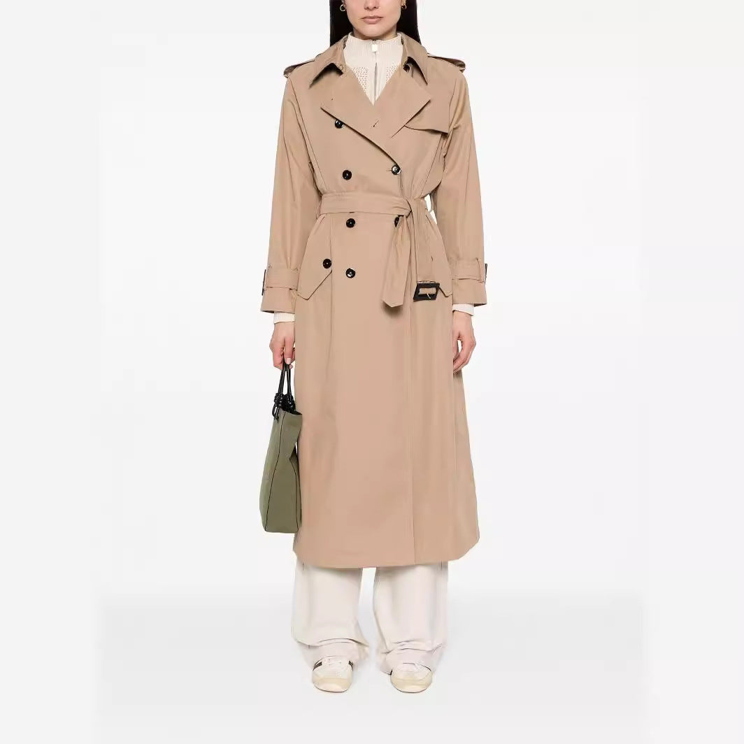 Damen Trenchcoat im Maxilänge mit doppelreihiger Knopfleiste und Taillengürtel Drune