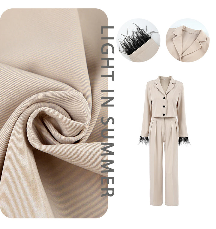 Damen schickes Anzug-Set mit eleganten Federn an den Ärmeln und hohem Bund Drune