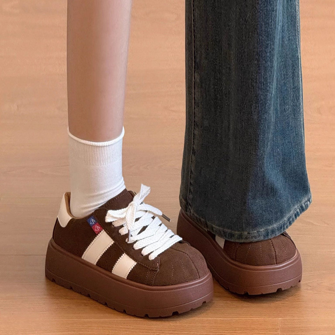 Damen Sportliche Sneaker mit robustem Wildleder-Obermaterial und stylisher Plateausohle Drune
