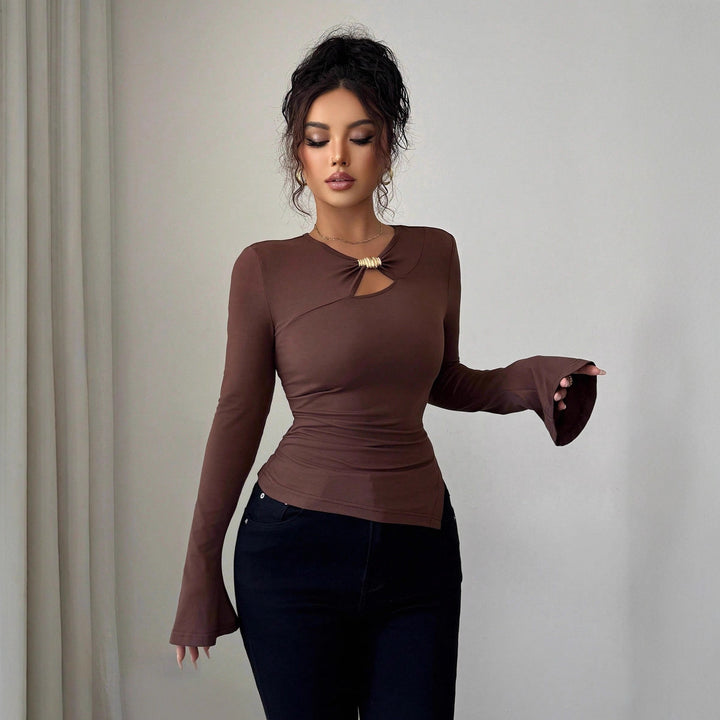 Damen nan figurbetontes Langarmshirt mit Schlüsselloch und Ringapplikation Drune