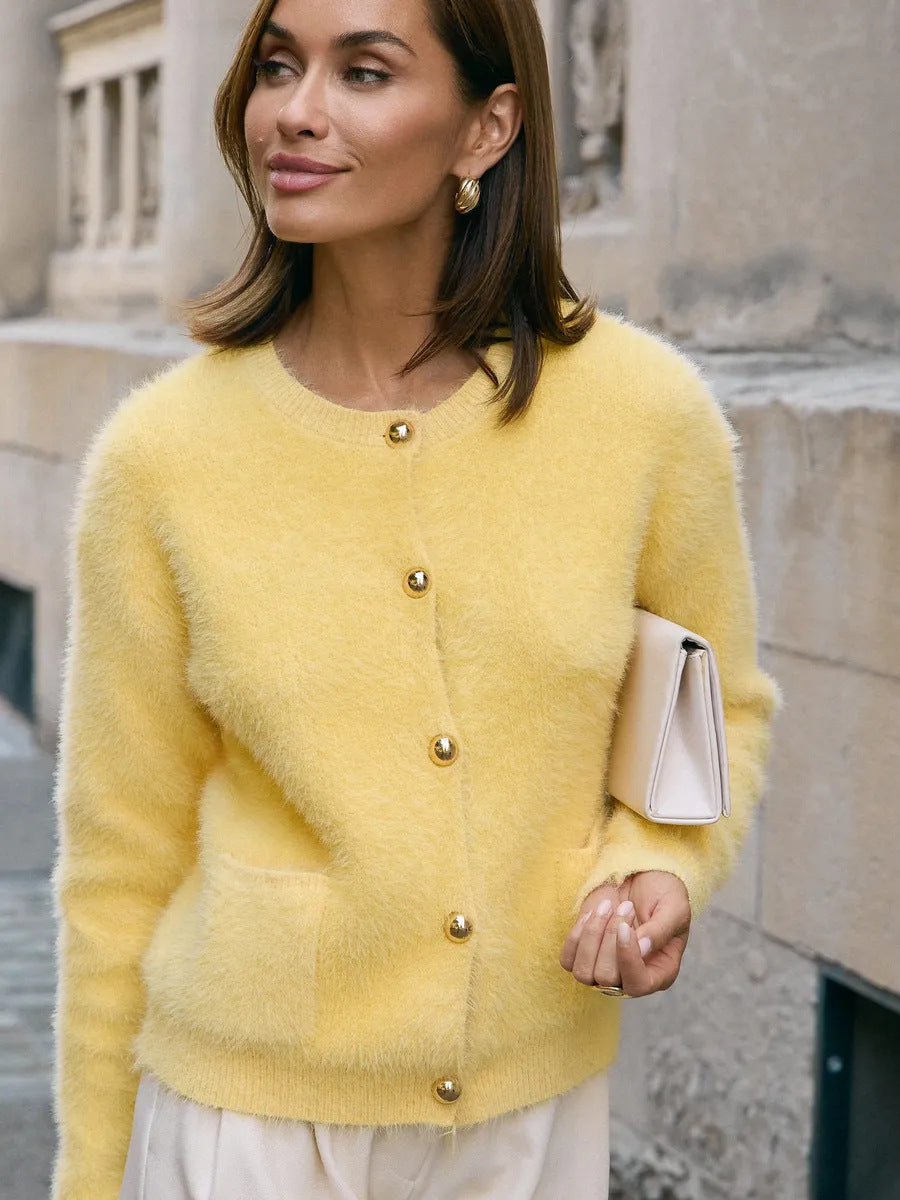 Damen Flauschige Strickjacke mit goldenen Knöpfen Drune