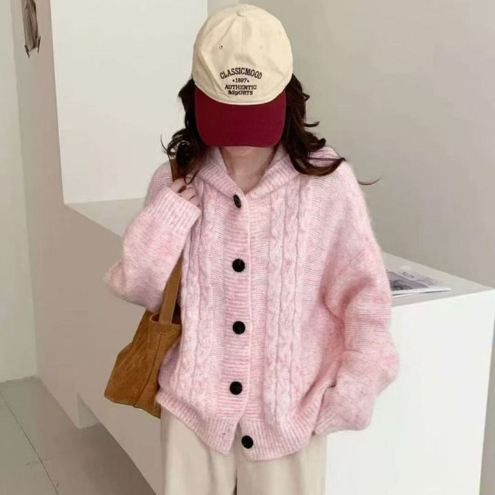 Damen Kuschelige Strickjacke mit gemütlichem Kapuzenkragen und auffälligen Knöpfen Drune