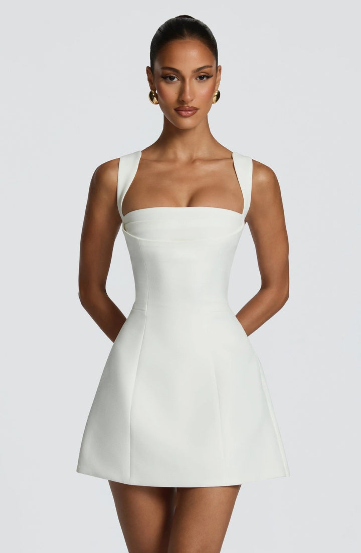 Damen figurbetontes Minikleid mit breiten Trägern und elegantem Ausschnitt Drune
