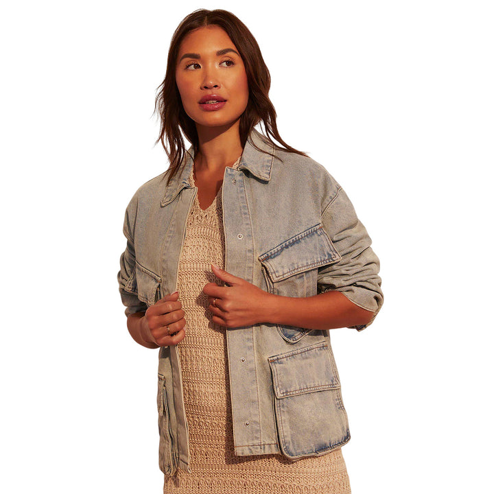 Damen Oversize-Utility-Denimjacke mit großen Pattentaschen und knöpfbarer Front Drune