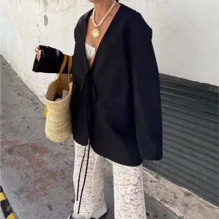 Damen nan kastenförmiger Blazer mit tiefem V-Ausschnitt, Bindebandverschluss und Pattentaschen Drune