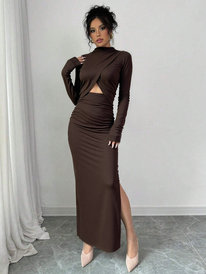 Damen geripptes Maxikleid mit gedrehtem Vorderteil Cut-Out taillierter Raffung und hohem Seitenschlitz Drune