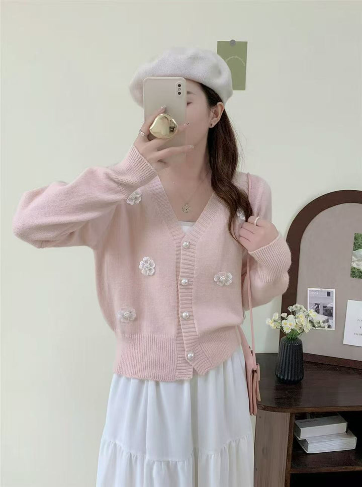 Damen kuschelige Strickjacke mit Blumenstickerei und Perlenknöpfen Drune