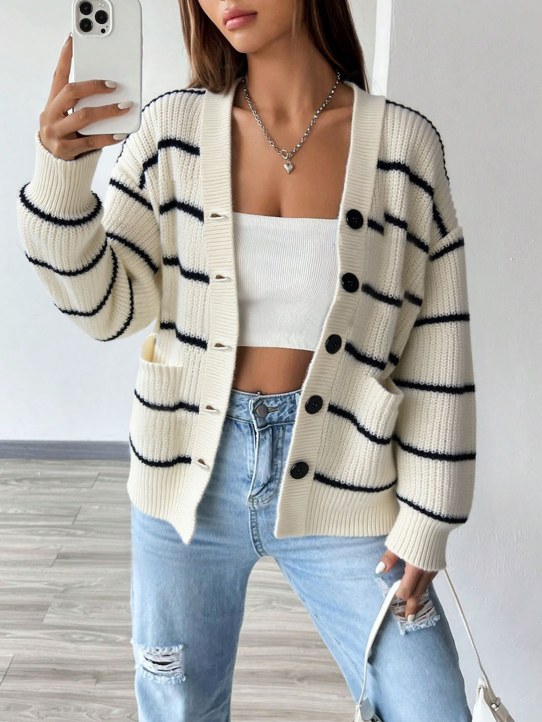 Damen oversized Strickcardigan mit Rippenkante, aufgesetzten Taschen und Knopfverschluss Drune