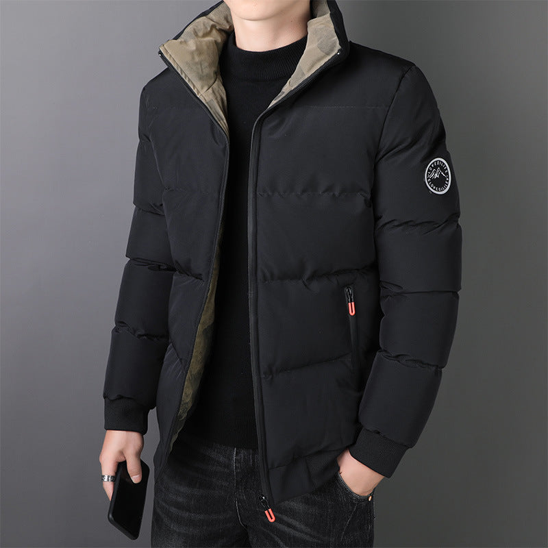 Herren Kurz geschnittene wattierte Steppjacke mit Camouflage-Innenfutter, gerippten Bündchen und Reißverschlusstaschen Drune