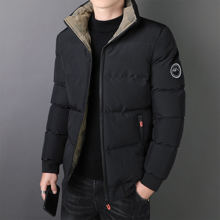 Herren Kurz geschnittene wattierte Steppjacke mit Camouflage-Innenfutter, gerippten Bündchen und Reißverschlusstaschen Drune