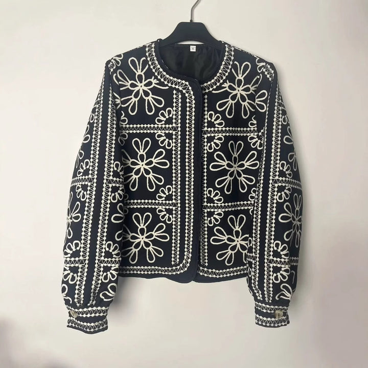 Damen nan gesteppte Kurzjacke im ornamentalen Bandana‑Print mit Rundhalsausschnitt und Zierpaspel Drune
