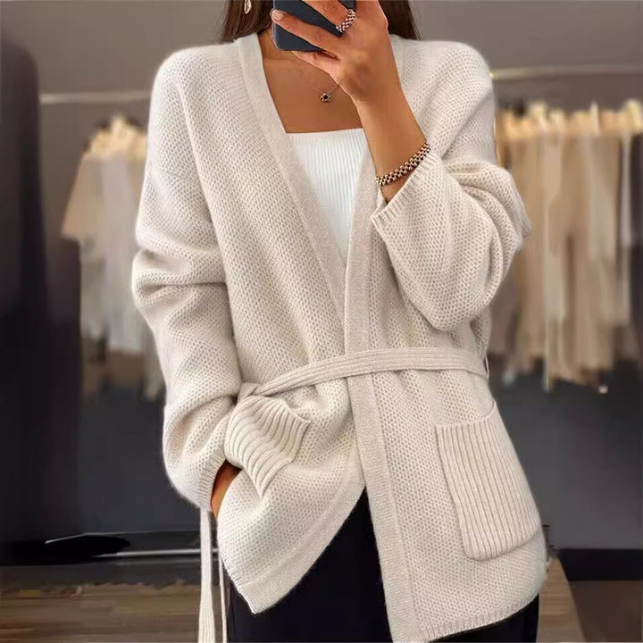 Damen nan lange Strickjacke mit Bindegürtel, aufgesetzten Rippentaschen und lockerem Waffelstrick Drune