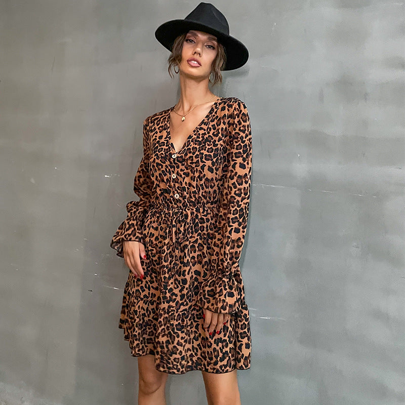 Damen Gestuftes Minikleid mit V‑Ausschnitt, Taillen‑Zugband und Leoprint Drune