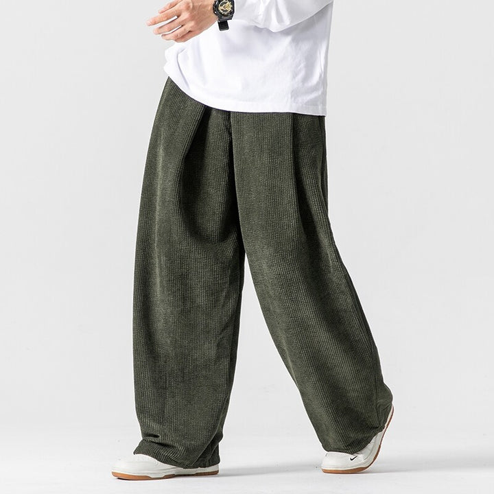 Herren Weite Cordhose mit Bundfalten und Relaxed-Silhouette Drune