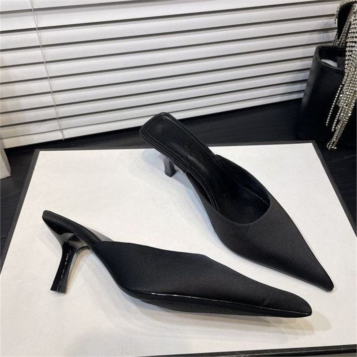 Damen Spitz zulaufende Mule mit niedrigem Kittenabsatz und fersenfreiem Design Drune