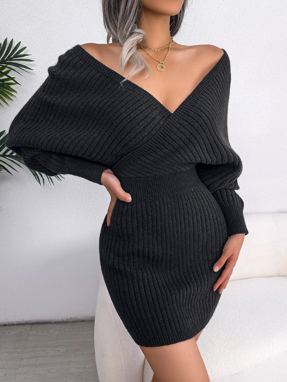 Damen Strickkleid mit tiefem V-Ausschnitt und voluminösen Ärmeln Drune