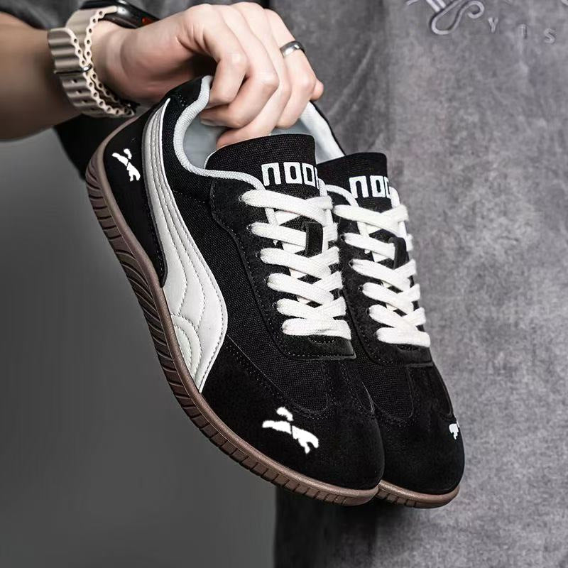 Herren Retro-Lowtop-Sneaker aus Wildlederimitat mit kontrastierendem Seitenstreifen und profilierter Gummisohle Drune