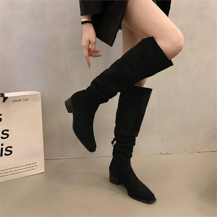 Damen Slouch‑Stiefel aus Veloursleder mit kniehohem Schaft und niedrigem Blockabsatz Drune