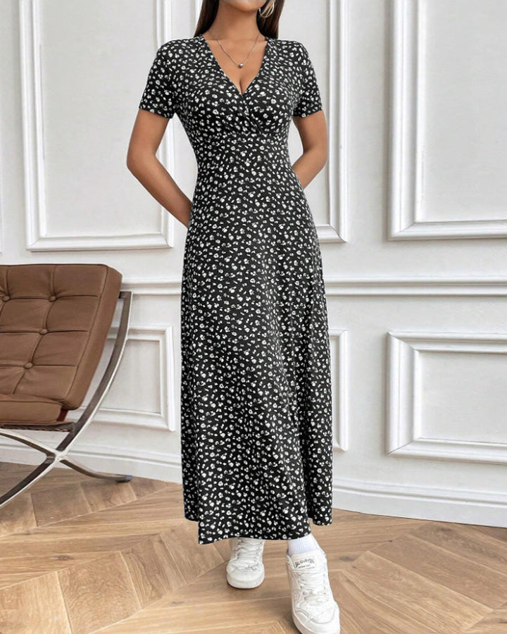 Damen Maxikleid mit floralem Wickeldesign und praktischen Seitentaschen Drune