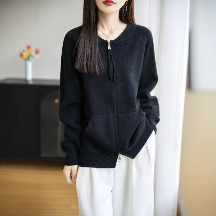 Damen Kuschelige Strickjacke mit hoch geschlossenem Reißverschluss und großzügigen Eingrifftaschen Drune