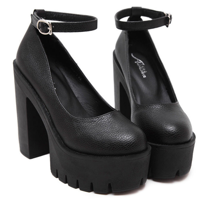Damen Plateau-Pumps mit eleganter Doppelriemenführung und rutschfester Sohle Drune