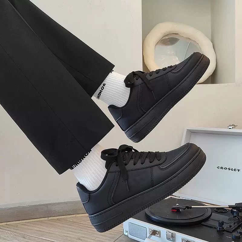 Damen Schnür-Sneaker aus hochwertigem Kunstleder mit rutschfester Sohle Drune