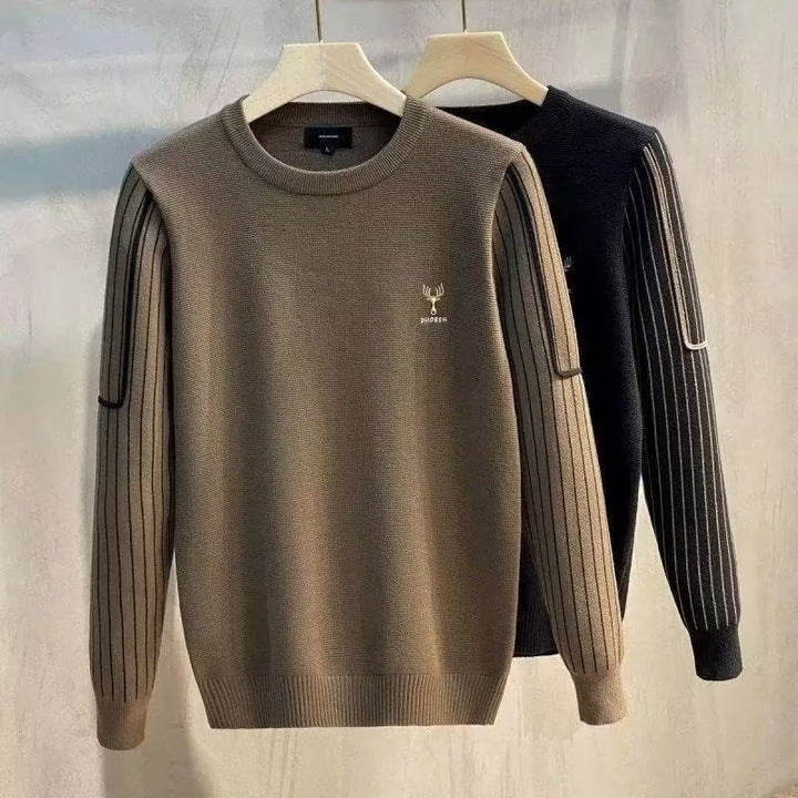 Herren Feinstrick-Pullover mit kontrastierenden Rippenärmeln und gesticktem Hirschlogo Drune