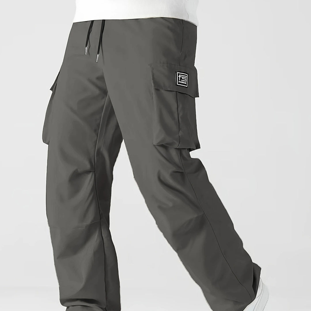 Herren Relaxed Cargo-Hose mit Tunnelzugbund, großen Klapp‑Utilitytaschen und geradem Bein Drune