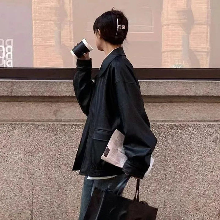 Damen Oversized Lederjacke mit dekorativen Taschen Drune