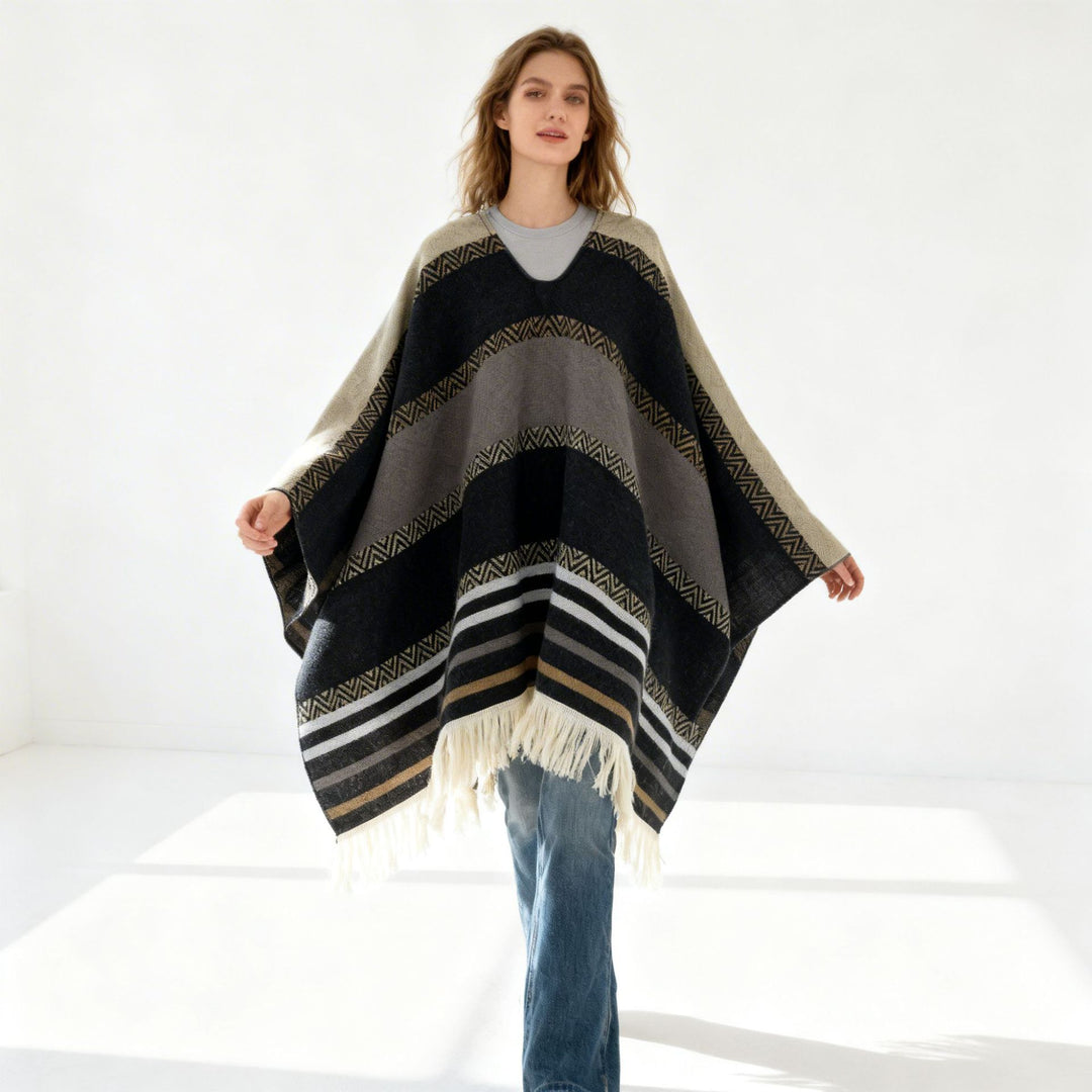 Damen V‑Ausschnitt Stricküberwurf im Oversize mit kontrastierenden Blockstreifen und Fransen Drune