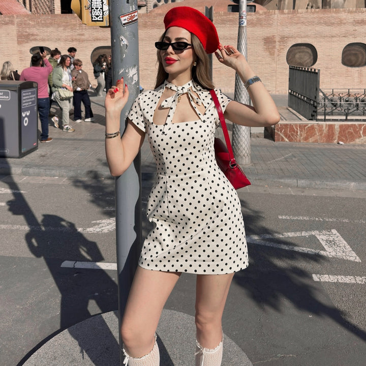 Damen Polka-Dot Kleid mit schickem Kragen und Bindegürtel Drune
