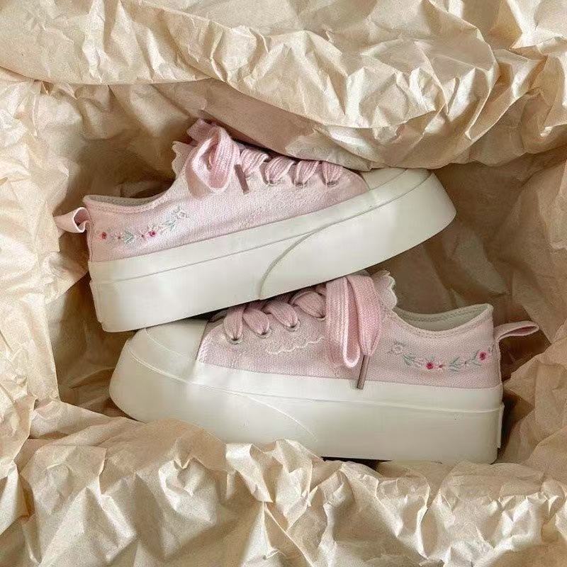 Damen Modische Plateau-Sneaker mit floralen Applikationen und atmungsaktiver Sohle Drune