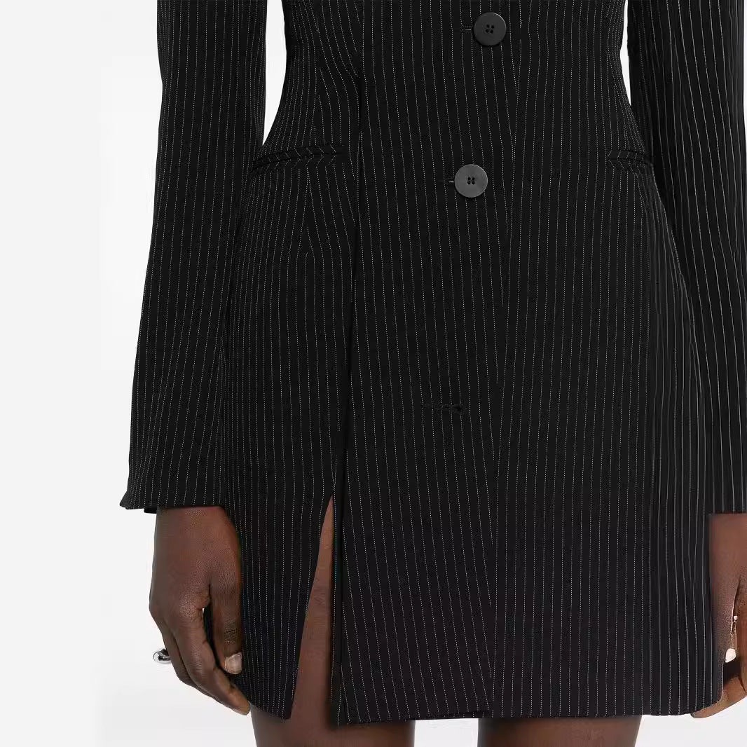 Damen Tailliertes Nadelstreifen-Blazerkleid mit Einreiher, Gehschlitz und schmaler Silhouette Drune