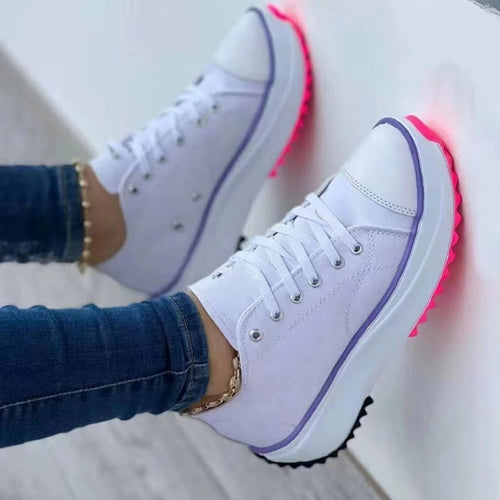 Damen Plateau-Sneaker mit Canvas-Obermaterial, verstärkter Zehenkappe und profilierter Gummilaufsohle Drune