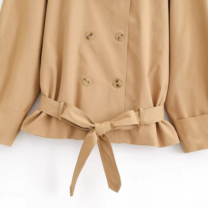 Damen Kurz-Trenchcoat mit doppelreihiger Knopfleiste, Cape‑Yoke und Taillengürtel Drune