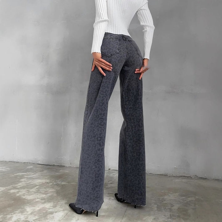 Damen Highwaist Schlagjeans mit dezenter Leo-Print, weitem Bein und rohem Saum Drune