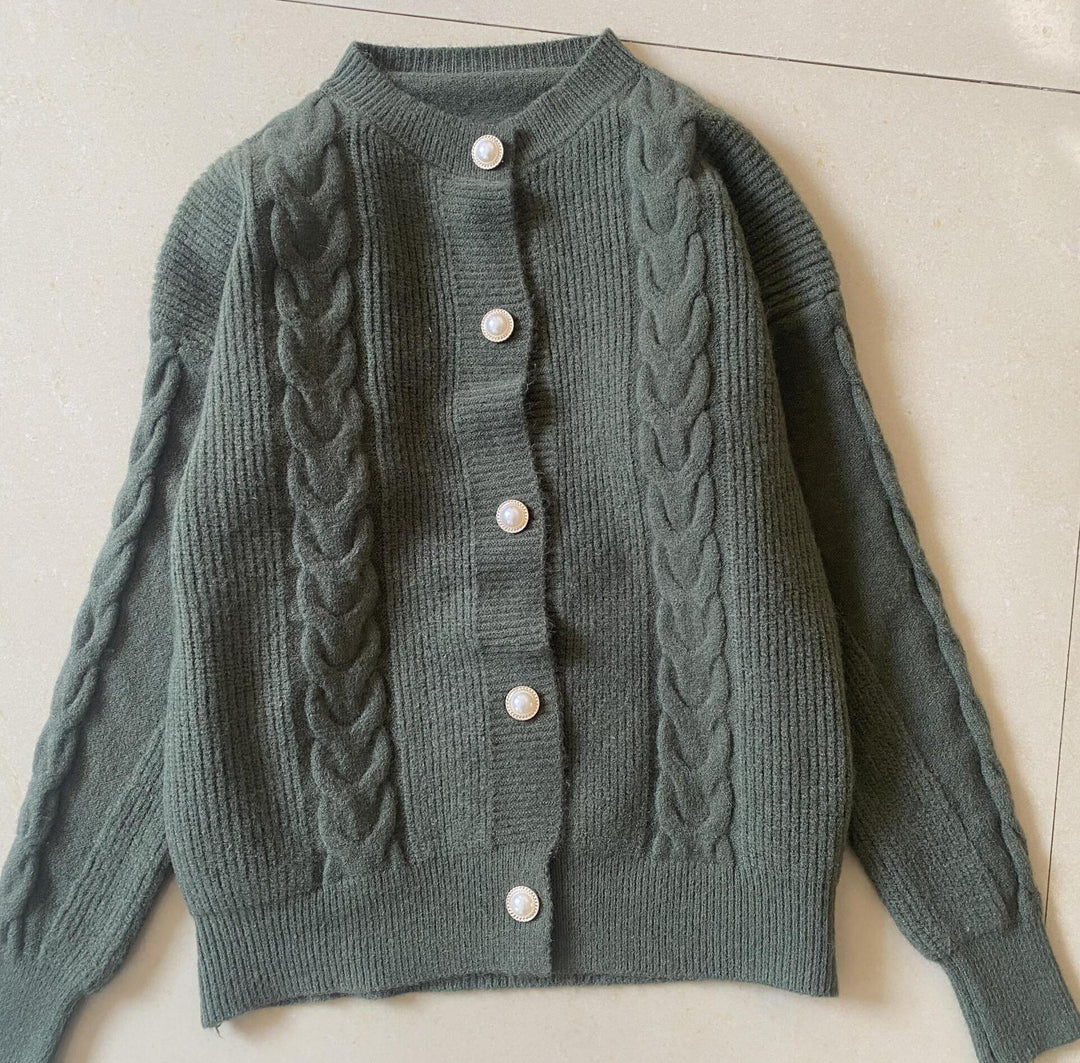 Damen Kuscheliger Strickcardigan mit Perlenknopfdetails und Zopfstruktur Drune