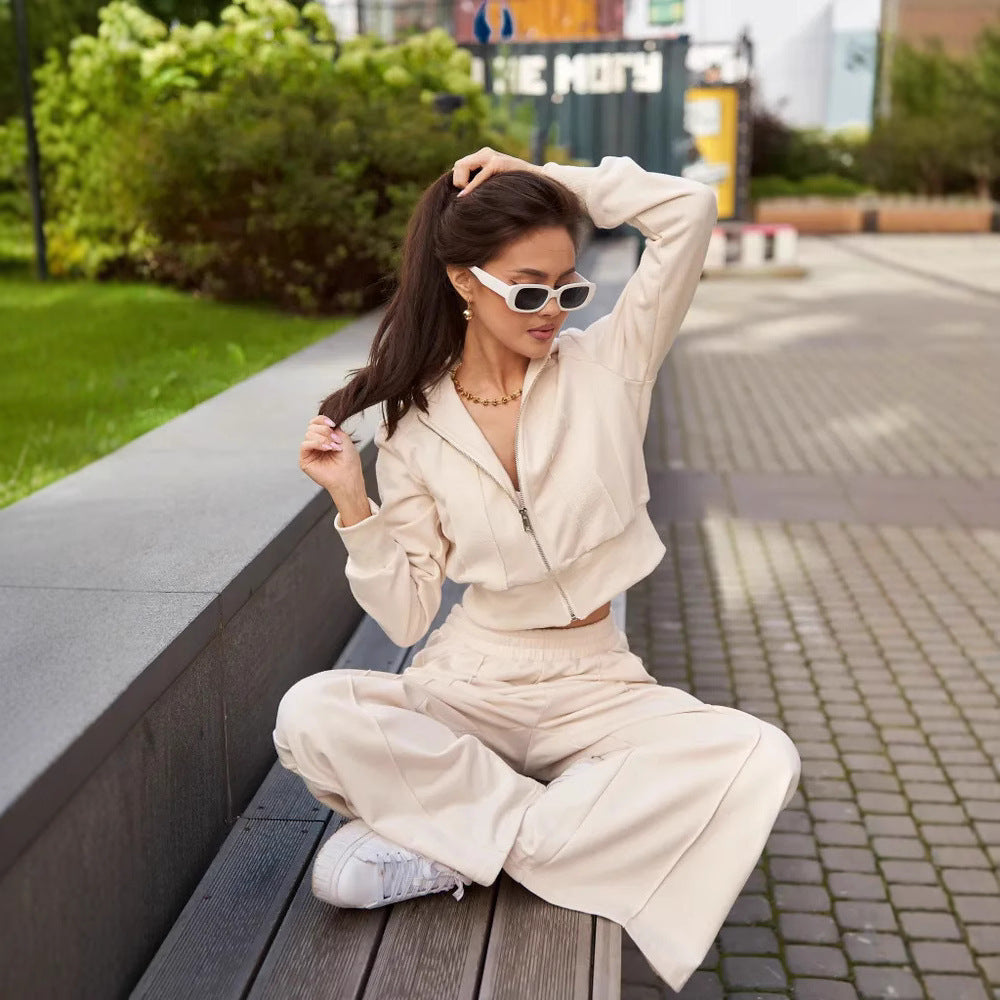 Damen Sportliches Loungewear-Set mit cropped Hoodie und bequemen Jogginghosen